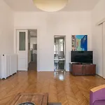 Sunny, Airy, Artsy & Authentic Loft With Balcony Budapešť