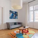 Sunny, Airy, Artsy & Authentic Loft With Balcony