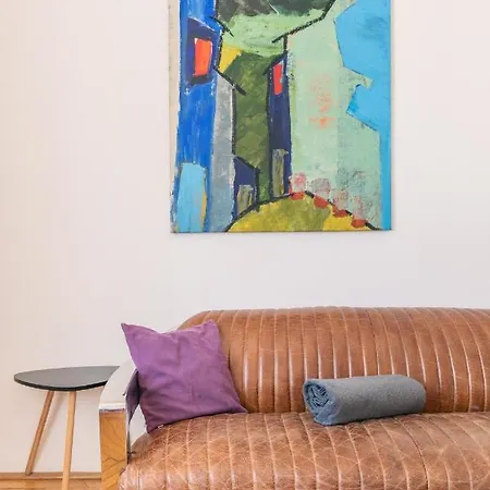 Sunny, Airy, Artsy & Authentic Loft With Balcony Daire Budapeşte