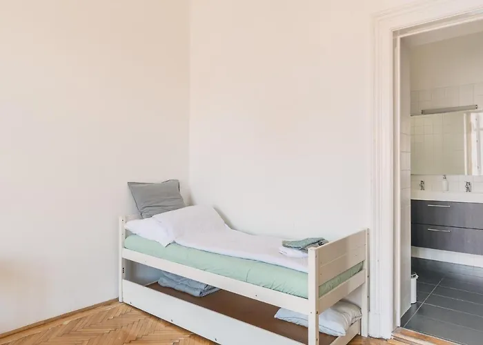Apartament Sunny, Airy, Artsy & Authentic Loft With Balcony