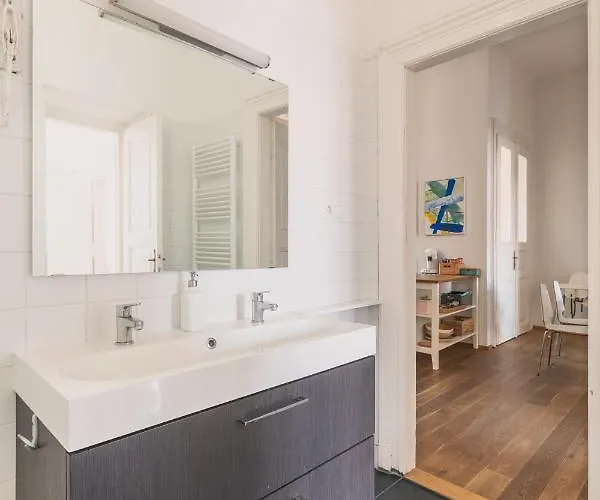 Sunny, Airy, Artsy & Authentic Loft With Balcony Apartament